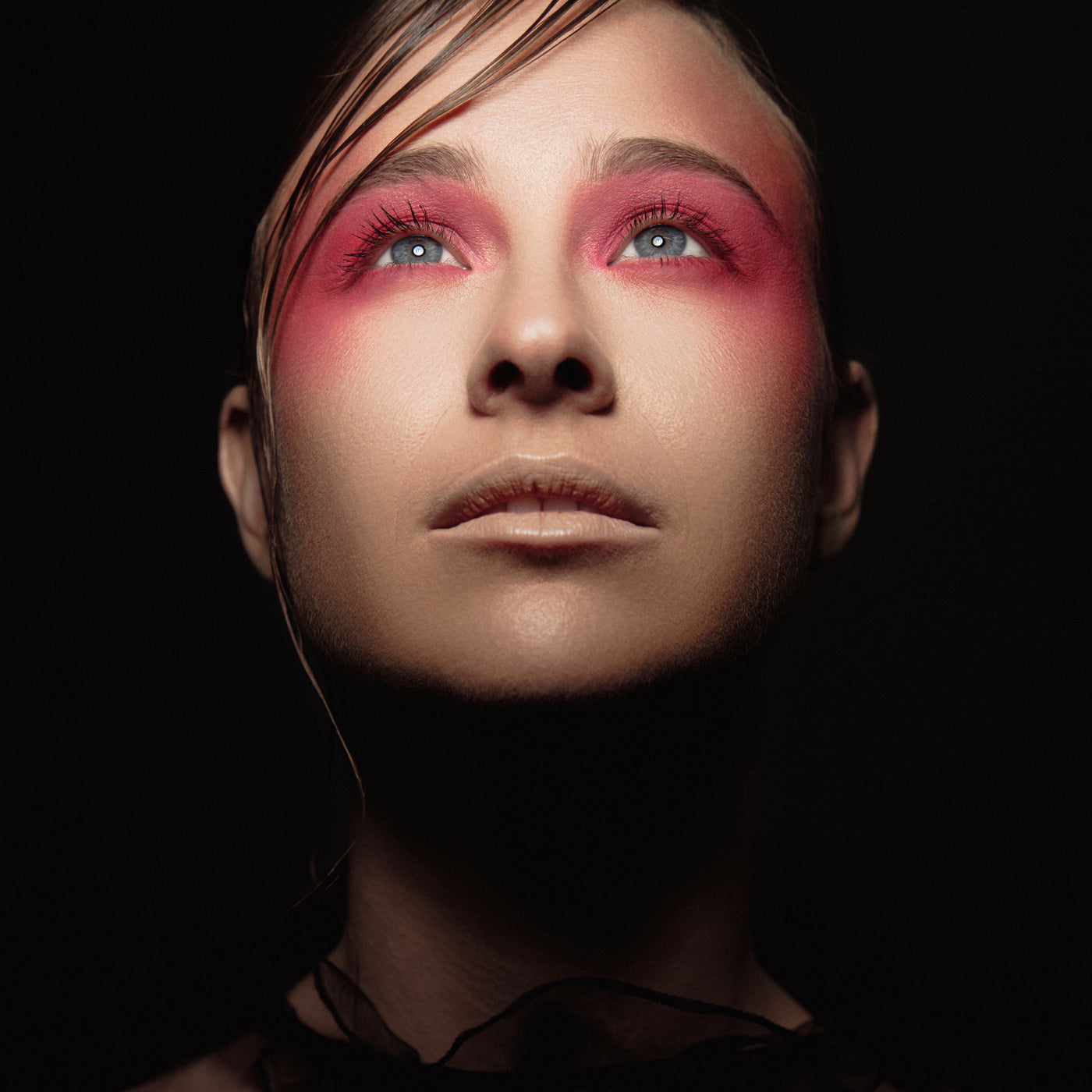 Directional editorial lighting